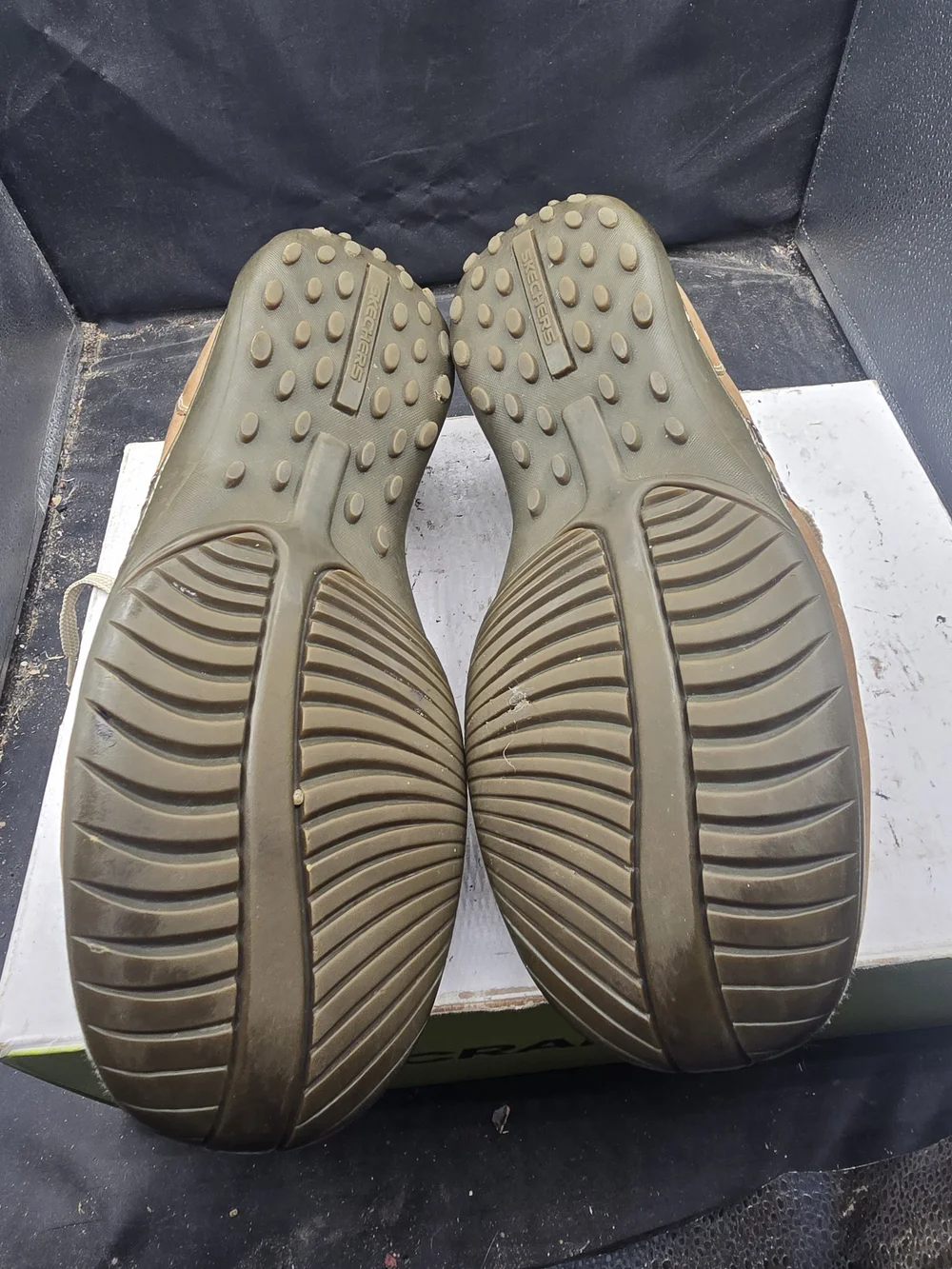Skechers tan leather